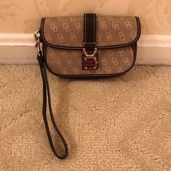 NEVER USED Dooney & Bourke Tan and Brown Wristlet - Picture 3 of 3